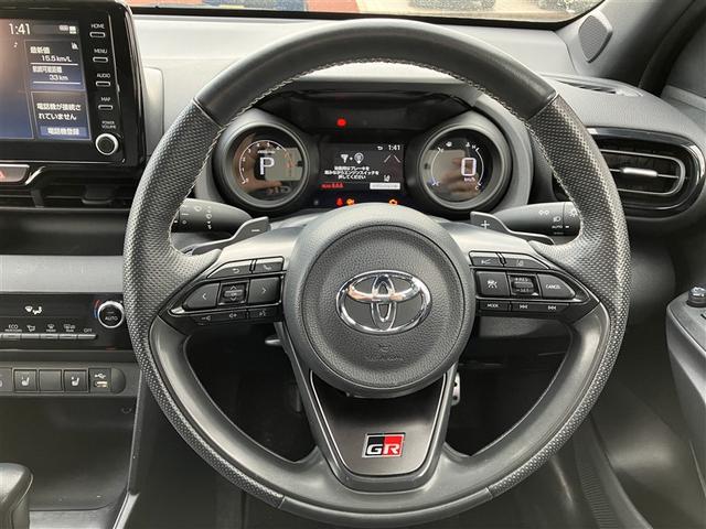 ヤリスクロス ＧＲスポーツ　バックカメラ　衝突被害軽減システム　ＬＥＤヘッドランプ　ワンオーナー　記録簿（8枚目）