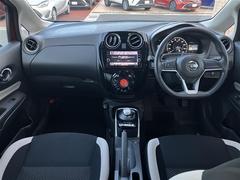 �����Ϥ�������������饨�󥸥�롼��ޤ�Ű��Ū�˥��꡼�˥󥰤��Ƥ���ޤ��� 2