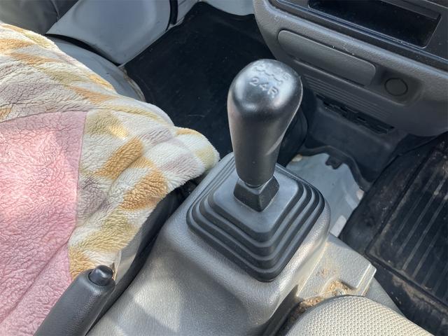 スクラムトラック 　４ＷＤ　５速ＭＴ　エアコン無し（3枚目）