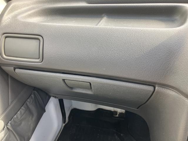 スクラムトラック 　４ＷＤ　５速ＭＴ　エアコン無し（24枚目）