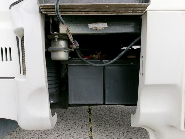 １．８ロング　ダブルタイヤ　ＡｔｏＺアミティキャンピング　シンク　冷蔵庫　ベンチレーター　二段ベッド　バンクベッド　走行充電　外部電源　インバ－タ－(13枚目)