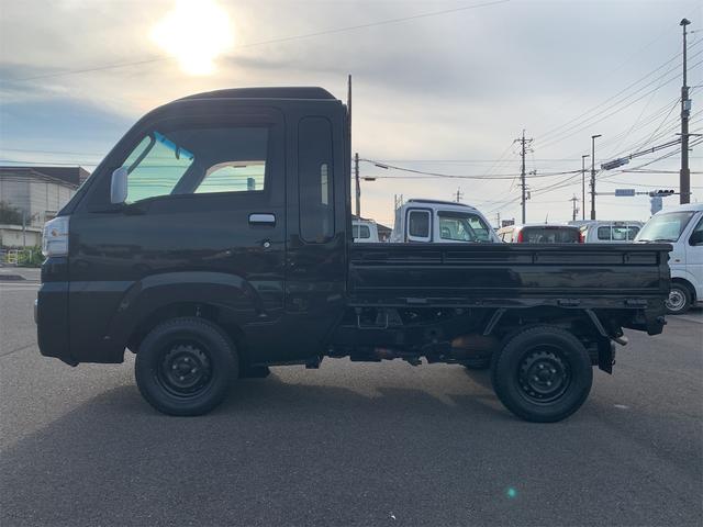 ハイゼットトラック ジャンボ　４ＷＤ　ＡＴ　ＥＴＣ　キーレスエントリー　フォグランプ　作業灯　エアコン　パワーステアリング　パワーウィンドウ　運転席エアバッグ　助手席エアバッグ　ＣＤ　ＡＭ／ＦＭラジオ　ミュージックプレイヤー接続可（4枚目）