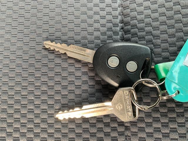 ハイゼットトラック ジャンボ　４ＷＤ　ＡＴ　ＥＴＣ　キーレスエントリー　フォグランプ　作業灯　エアコン　パワーステアリング　パワーウィンドウ　運転席エアバッグ　助手席エアバッグ　ＣＤ　ＡＭ／ＦＭラジオ　ミュージックプレイヤー接続可（21枚目）