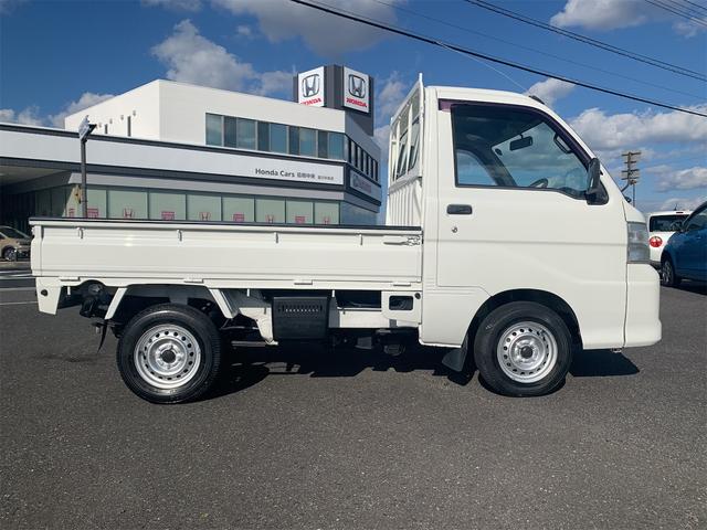 ハイゼットトラック 　荷台再塗装済み　４ＷＤ　ＡＴ　エアコン　パワーステアリング　ＡＭ／ＦＭラジオ付き（8枚目）