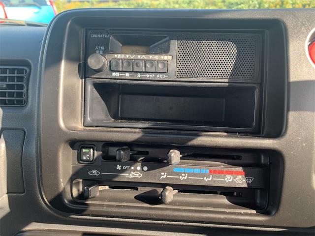 ハイゼットトラック 　荷台再塗装済み　４ＷＤ　ＡＴ　エアコン　パワーステアリング　ＡＭ／ＦＭラジオ付き（18枚目）