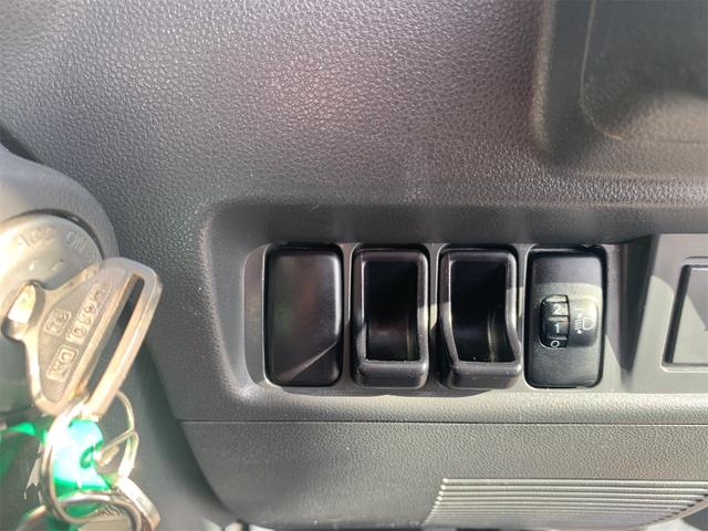 ハイゼットトラック 　荷台再塗装済み　４ＷＤ　ＡＴ　エアコン　パワーステアリング　ＡＭ／ＦＭラジオ付き（20枚目）