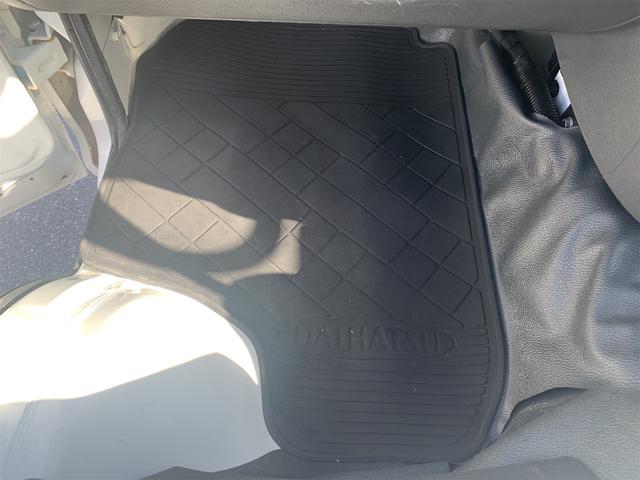 ハイゼットトラック 　荷台再塗装済み　４ＷＤ　ＡＴ　エアコン　パワーステアリング　ＡＭ／ＦＭラジオ付き（34枚目）