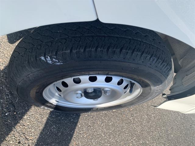 ハイゼットトラック 　荷台再塗装済み　４ＷＤ　ＡＴ　エアコン　パワーステアリング　ＡＭ／ＦＭラジオ付き（35枚目）