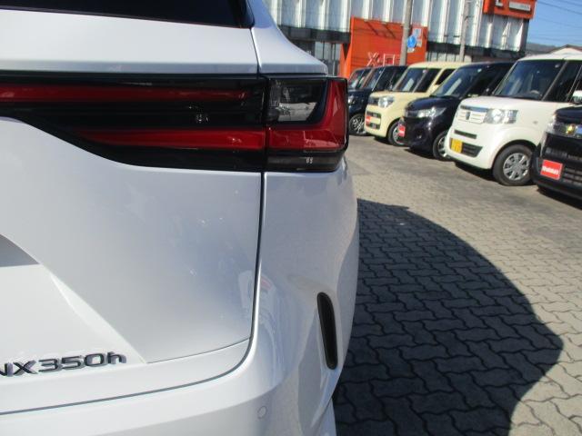 NX NX350h Fスポーツ TRDエアロ/サンルーフ/パノラミックビュー/マークレビンソン/デジタルインナーミラー/3眼LEDヘッドライト/オレンジキャリパー/置くだけ充電/リアシートヒーター/HUD/ワンオーナー(50枚目)