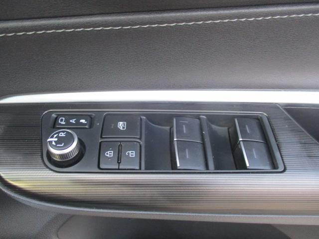 ハリアー Ｚ　パノラミックビュー／ＪＢＬサウンド／デジタルインナーミラー／スマートキー２個／前後ドライブレコーダー／パワーバックドア／パワーシート／ワンオーナー（18枚目）