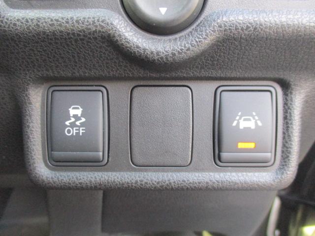 ノート Ｘ　ＤＩＧ－Ｓ　Ｖセレクション＋セーフティ　アラウンドビューカメラ／純正ナビ／フルセグＴＶ／スマートキー２個／ＬＥＤヘッドライト／オートライト／ドライブレコーダー／ＥＴＣ／ワンオーナー（8枚目）