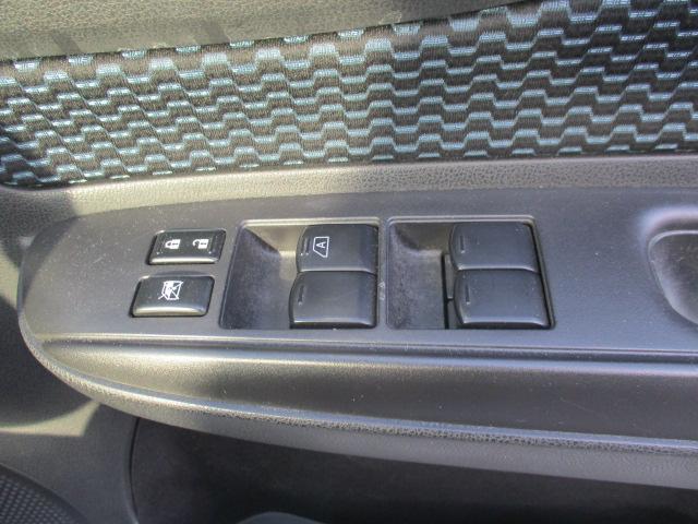 ノート Ｘ　ＤＩＧ－Ｓ　Ｖセレクション＋セーフティ　アラウンドビューカメラ／純正ナビ／フルセグＴＶ／スマートキー２個／ＬＥＤヘッドライト／オートライト／ドライブレコーダー／ＥＴＣ／ワンオーナー（9枚目）