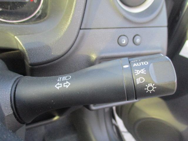 ノート Ｘ　ＤＩＧ－Ｓ　Ｖセレクション＋セーフティ　アラウンドビューカメラ／純正ナビ／フルセグＴＶ／スマートキー２個／ＬＥＤヘッドライト／オートライト／ドライブレコーダー／ＥＴＣ／ワンオーナー（11枚目）