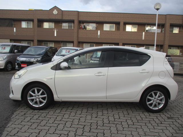 アクア Ｇ　社外ＳＤナビ／フルセグＴＶ／プッシュスタート／スマートキー２個／オートライト／ＥＴＣ／ＤＶＤ再生／純正１５インチアルミホイール／ワンオーナー（17枚目）