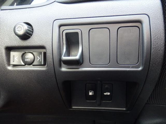 ＩＳ Ｆ ベースグレード　／マークレビンソン／サンルーフ／社外インテークパイプ／純正ＨＤＤナビ／フルセグＴＶ／Ｂカメラ／黒レザーシート／Ｐシート／シートヒーター／クルコン／ＨＩＤヘッド／イエローフォグ／オートライト／ＥＴＣ（42枚目）