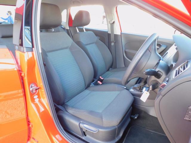 ポロ TSIコンフォートライン 純正ナビ/フルセグ/バックカメラ/ETC/ターボ/キーレス/(29枚目)