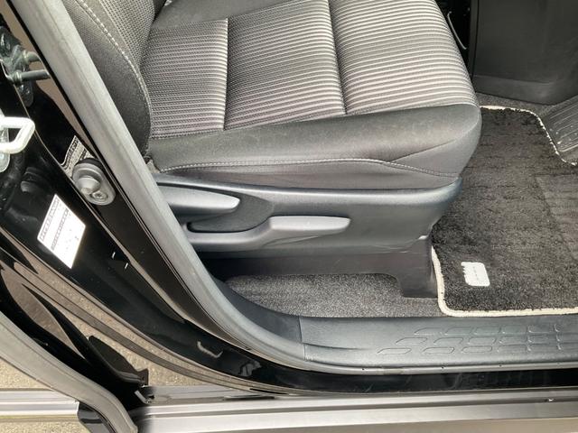 ヴォクシー ZS 煌II セーフティセンス 純正10型ナビ バックカメラ ETC 前後ドラレコ フロアマット ドアバイザー 両側電動スライドドア フリップダウンモニター クルーズコントロール ステアリングスイッチ オートライト(39枚目)