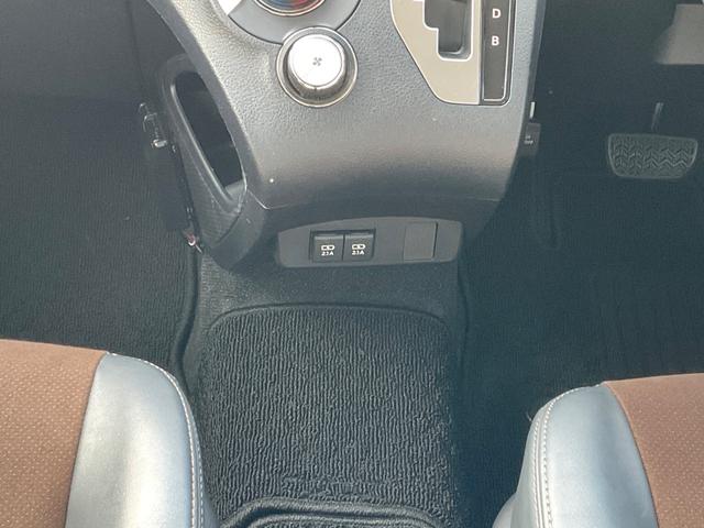 シエンタ ハイブリッドG クエロ セーフティセンス KENWOODナビ バックカメラ ドラレコ前後 ETC マット バイザー 両側電動スライドドア クルーズコントロール チルトステアリング シートリフター オートライト オートエアコン(25枚目)