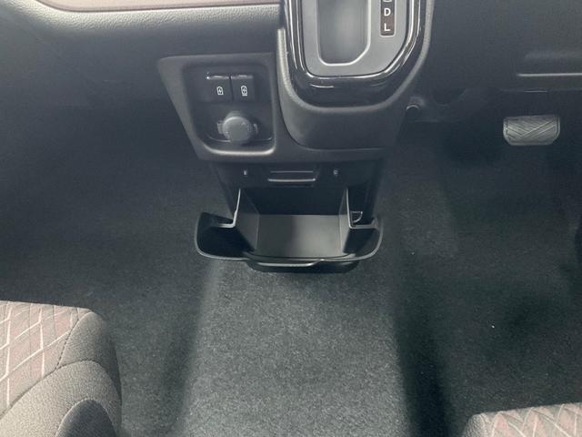 ソリオバンディット ハイブリッドＭＶ　全方位モニター付きナビゲーション　セーフティサポート　ヘッドアップディスプレイ　スリムサーキューレーター　電動パーキングブレーキ　ブレーキホールド　両側電動スライドドア　シートヒーター　アルミホイール（21枚目）