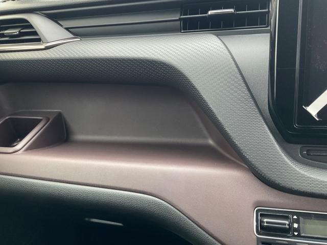 ソリオバンディット ハイブリッドＭＶ　全方位モニター付きナビゲーション　セーフティサポート　ヘッドアップディスプレイ　スリムサーキューレーター　電動パーキングブレーキ　ブレーキホールド　両側電動スライドドア　シートヒーター　アルミホイール（35枚目）