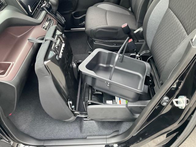 ソリオバンディット ハイブリッドＭＶ　全方位モニター付きナビゲーション　セーフティサポート　ヘッドアップディスプレイ　スリムサーキューレーター　電動パーキングブレーキ　ブレーキホールド　両側電動スライドドア　シートヒーター　アルミホイール（48枚目）