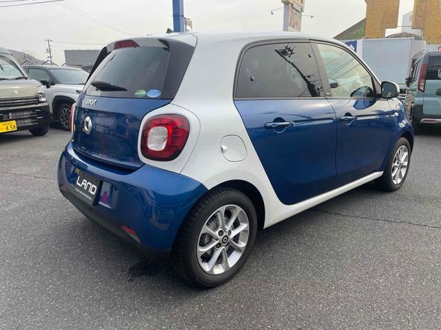 スマートフォーフォー パッション　クリアランスソナー　オートクルーズコントロール　アルミホイール　キーレスエントリー　アイドリングストップ　ＡＴ　盗難防止システム　ＡＢＳ　ＵＳＢ　エアコン　パワーステアリング　パワーウィンドウ（5枚目）