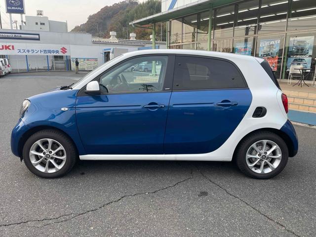 スマートフォーフォー パッション　クリアランスソナー　オートクルーズコントロール　アルミホイール　キーレスエントリー　アイドリングストップ　ＡＴ　盗難防止システム　ＡＢＳ　ＵＳＢ　エアコン　パワーステアリング　パワーウィンドウ（9枚目）