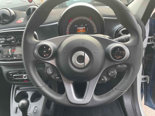 スマートフォーフォー パッション　クリアランスソナー　オートクルーズコントロール　アルミホイール　キーレスエントリー　アイドリングストップ　ＡＴ　盗難防止システム　ＡＢＳ　ＵＳＢ　エアコン　パワーステアリング　パワーウィンドウ（14枚目）