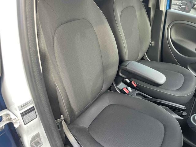 スマートフォーフォー パッション　クリアランスソナー　オートクルーズコントロール　アルミホイール　キーレスエントリー　アイドリングストップ　ＡＴ　盗難防止システム　ＡＢＳ　ＵＳＢ　エアコン　パワーステアリング　パワーウィンドウ（23枚目）