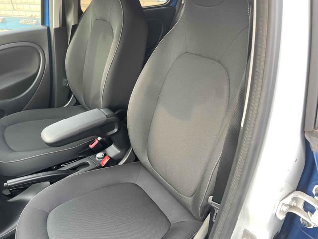 スマートフォーフォー パッション　クリアランスソナー　オートクルーズコントロール　アルミホイール　キーレスエントリー　アイドリングストップ　ＡＴ　盗難防止システム　ＡＢＳ　ＵＳＢ　エアコン　パワーステアリング　パワーウィンドウ（24枚目）