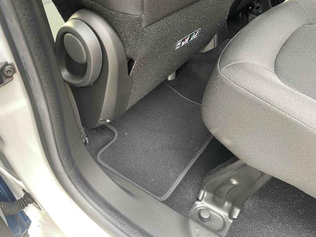 スマートフォーフォー パッション　クリアランスソナー　オートクルーズコントロール　アルミホイール　キーレスエントリー　アイドリングストップ　ＡＴ　盗難防止システム　ＡＢＳ　ＵＳＢ　エアコン　パワーステアリング　パワーウィンドウ（29枚目）