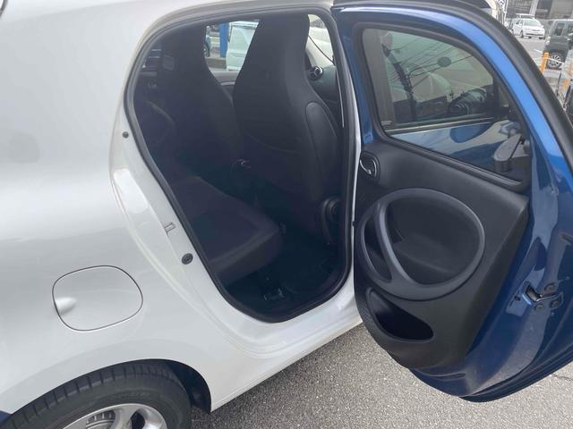 スマートフォーフォー パッション　クリアランスソナー　オートクルーズコントロール　アルミホイール　キーレスエントリー　アイドリングストップ　ＡＴ　盗難防止システム　ＡＢＳ　ＵＳＢ　エアコン　パワーステアリング　パワーウィンドウ（32枚目）