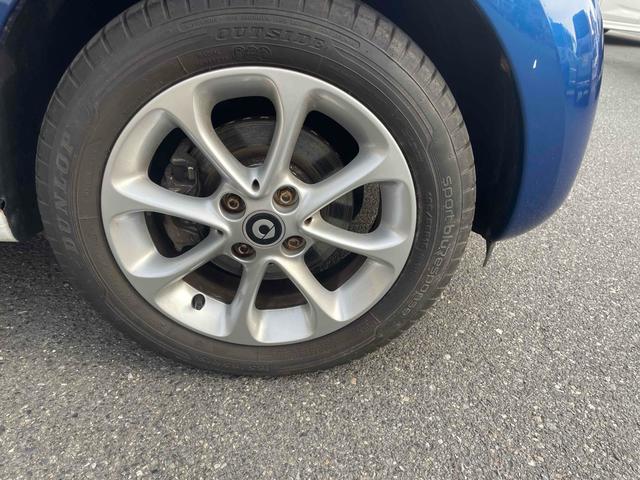 スマートフォーフォー パッション　クリアランスソナー　オートクルーズコントロール　アルミホイール　キーレスエントリー　アイドリングストップ　ＡＴ　盗難防止システム　ＡＢＳ　ＵＳＢ　エアコン　パワーステアリング　パワーウィンドウ（36枚目）