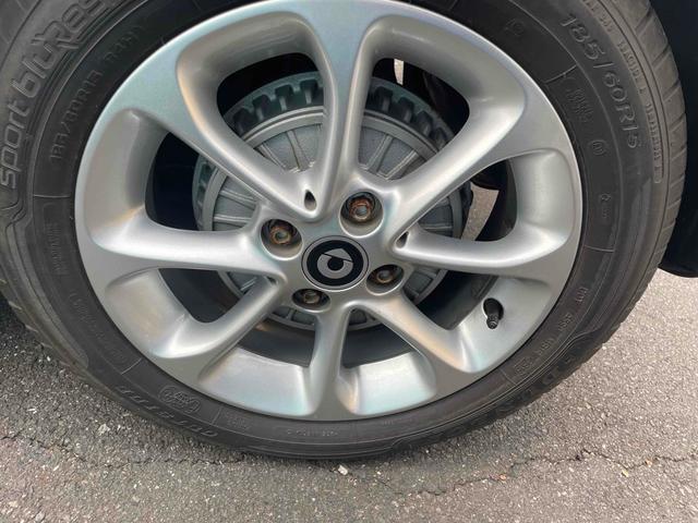 スマートフォーフォー パッション　クリアランスソナー　オートクルーズコントロール　アルミホイール　キーレスエントリー　アイドリングストップ　ＡＴ　盗難防止システム　ＡＢＳ　ＵＳＢ　エアコン　パワーステアリング　パワーウィンドウ（37枚目）