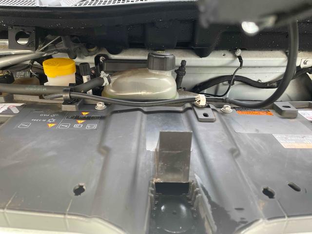 スマートフォーフォー パッション　クリアランスソナー　オートクルーズコントロール　アルミホイール　キーレスエントリー　アイドリングストップ　ＡＴ　盗難防止システム　ＡＢＳ　ＵＳＢ　エアコン　パワーステアリング　パワーウィンドウ（43枚目）