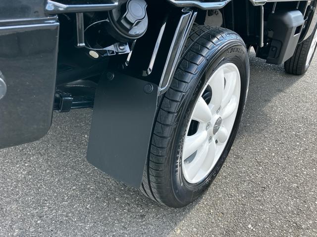 ハイゼットトラック スタンダード　ワンオーナー　禁煙車　５速ＭＴ　衝突被害軽減システム　レーンアシスト　前後ドラレコ　ＥＴＣ　ＬＥＤヘッドライト　フォグライト　スマートキー　コーナーセンサー　ＡＷ１４インチ　荷台マット付き　作業灯（24枚目）