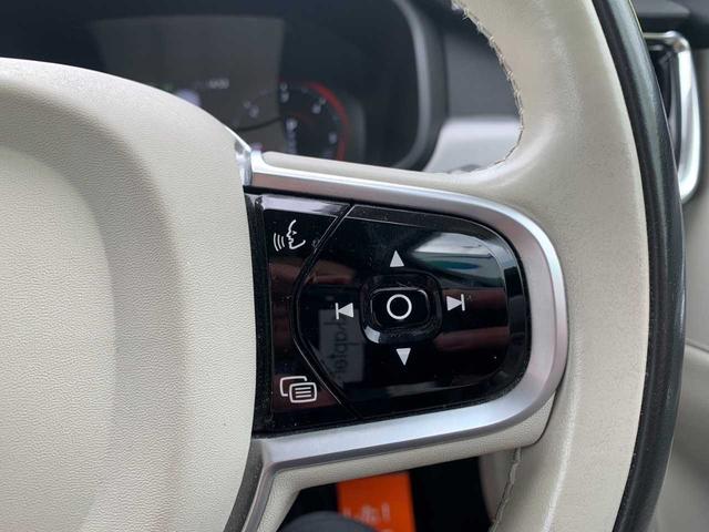 Ｖ９０ クロスカントリー　Ｄ４　ＡＷＤ　モメンタム　禁煙　純正ナビ　フルセグ　Ｂｌｕｅｔｏｏｈｔ　３６０°ビュー　ルーフキャリア　ホワイトレザー　パワーバックドア　レーダークルーズ　ＬＥＤヘッド　ＥＴＣ　テレスコピックステア　インテリセーフ　純正ＡＷ（17枚目）