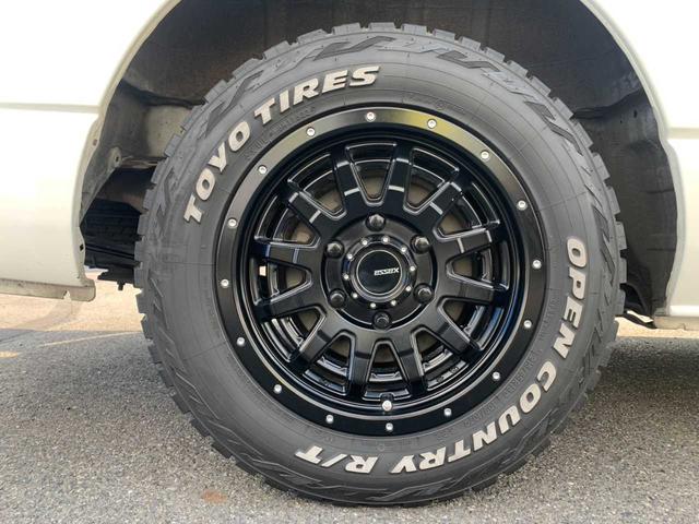 ハイエースバン スーパーGL ダークプライムII ワンオーナー 禁煙 11インチナビ HDMI パノラマモニター デジタルミラー 両電スライド リフトアップ 社外AW オートハイビーム LED レーンキープ ダウンライト AC100V ETC(43枚目)