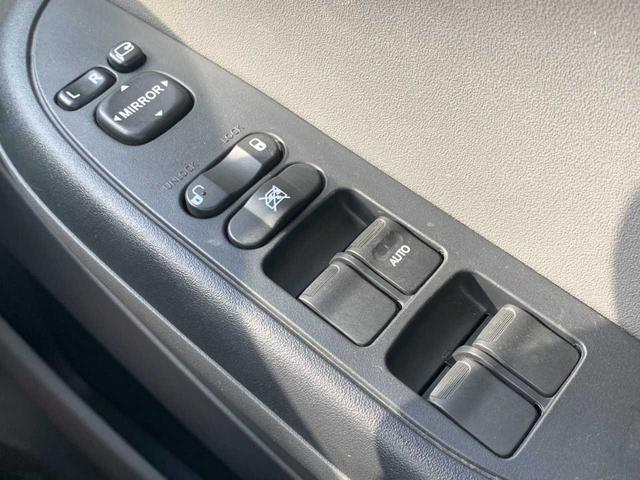 Ｒ２ Ｓ　禁煙　ナビ　バックモニター　ＳＰＯＲＴモード　電動格納ミラー　ヘッドライトレベライザー　ＷＳＲＳエアバッグ　フォグランプ　キーレスキー　分割可倒式リアシート　シートリフター　純正アルミホイール（15枚目）