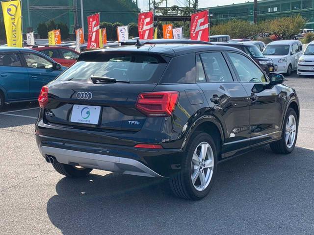 Ｑ２ １．４ＴＦＳＩシリンダーオンデマンドスポーツ　禁煙　ブラックレザーシート　ナビ　フルセグ　バックモニター　ドラレコ　サイドアシスト　バーチャルコックピット　レーダークルーズ　ＥＴＣ　オートライト　レインセンサー　パワーバックドア　シートヒーター（4枚目）