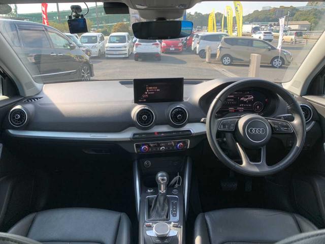 Ｑ２ １．４ＴＦＳＩシリンダーオンデマンドスポーツ　禁煙　ブラックレザーシート　ナビ　フルセグ　バックモニター　ドラレコ　サイドアシスト　バーチャルコックピット　レーダークルーズ　ＥＴＣ　オートライト　レインセンサー　パワーバックドア　シートヒーター（5枚目）