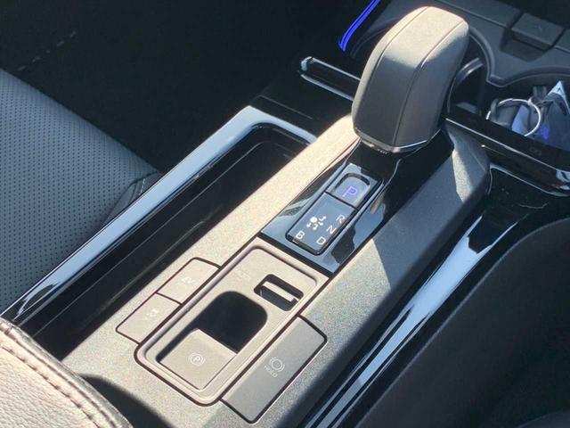 プリウス Z ワンオーナー 禁煙 ナビ フルセグ Bluetooth パノラマモニター デジタルミラー レーダークルーズ ETC パーキングアシスト ステアヒーター シートヒーター HUD パワーバックドア BSM(17枚目)