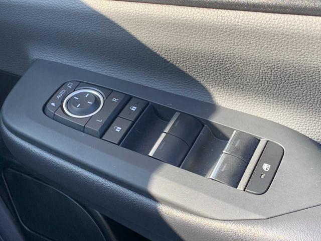 プリウス Z ワンオーナー 禁煙 ナビ フルセグ Bluetooth パノラマモニター デジタルミラー レーダークルーズ ETC パーキングアシスト ステアヒーター シートヒーター HUD パワーバックドア BSM(29枚目)