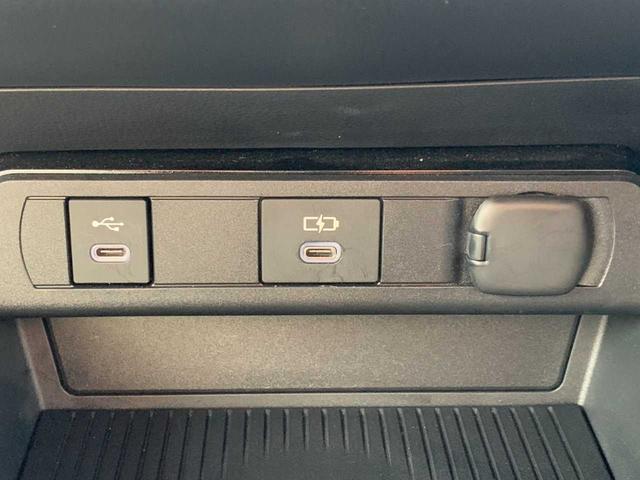 プリウス Ｘ　ワンオーナー　禁煙　モデリスタＡＷ　ナビ　フルセグ　Ｂｌｕｅｔｏｏｔｈ　バックモニター　前後ドラレコ　レーダークルーズ　ＥＴＣ　レーダー探知機　ＢＳＭ　ＡＣ１００Ｖ　レザー調シートカバー　オートＨＢ（22枚目）