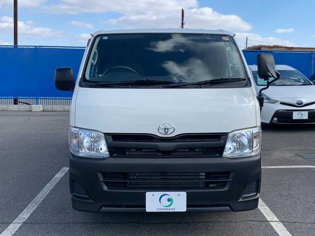 ハイエースバン ロングDX 禁煙 ETC キーレス ヘッドライトレベライザー SRSエアバッグ チルトステア パワーウインドウ 集中ドアロック 社外アルミホイール 間欠ワイパー リアワイパー フロントデフロスター リアガラス熱線(23枚目)