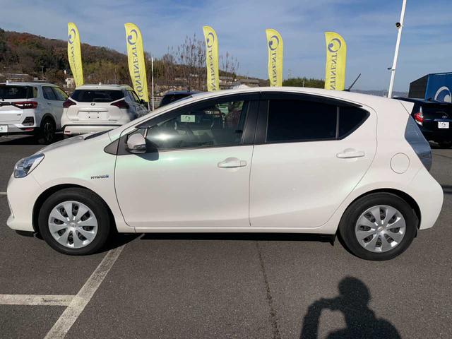 アクア Ｇ　禁煙　８インチナビ　フルセグ　Ｂｌｕｅｔｏｏｔｈ　オートエアコン　ＥＴＣ　電格サイドミラー　チルトステア　ＷＳＲＳエアバッグ　ＥＶ・ＥＣＯモード　間欠ワイパー　リアワイパー　ヘッドライトレベライザー（28枚目）