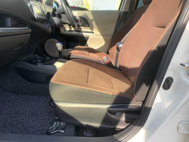 アクア Ｇ　禁煙　８インチナビ　フルセグ　Ｂｌｕｅｔｏｏｔｈ　オートエアコン　ＥＴＣ　電格サイドミラー　チルトステア　ＷＳＲＳエアバッグ　ＥＶ・ＥＣＯモード　間欠ワイパー　リアワイパー　ヘッドライトレベライザー（38枚目）