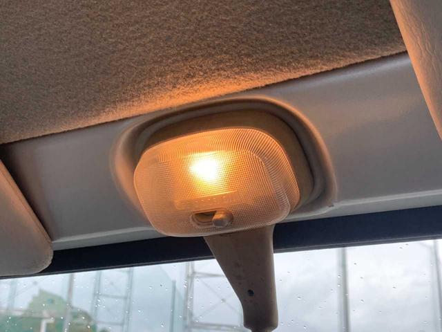 キャリイトラック ＫＣ　ワンオーナー　５速ミッション　エアコン　三方開　室内灯　純正ラジオ　ラバーフロアマット　ゲートプロテクター　シガーソケット　サンバイザー　間欠ワイパー　デフロスター　取説・保証書　積載量３５０ｋｇ（16枚目）