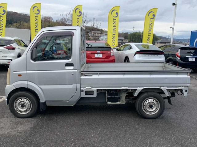 キャリイトラック ＫＣ　ワンオーナー　５速ミッション　エアコン　三方開　室内灯　純正ラジオ　ラバーフロアマット　ゲートプロテクター　シガーソケット　サンバイザー　間欠ワイパー　デフロスター　取説・保証書　積載量３５０ｋｇ（25枚目）