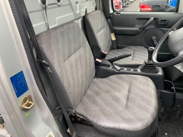 キャリイトラック ＫＣ　ワンオーナー　５速ミッション　エアコン　三方開　室内灯　純正ラジオ　ラバーフロアマット　ゲートプロテクター　シガーソケット　サンバイザー　間欠ワイパー　デフロスター　取説・保証書　積載量３５０ｋｇ（32枚目）